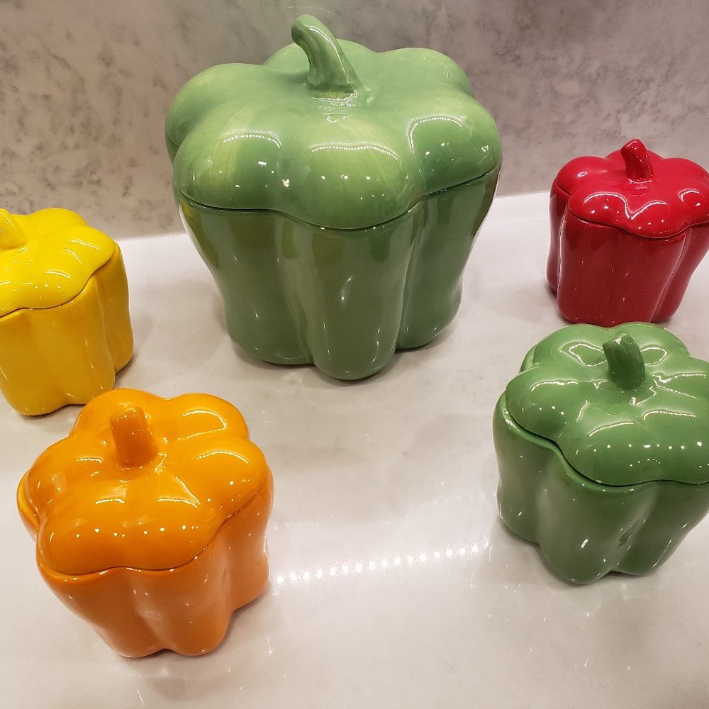 Temptations Presentable Ovenware by Tara Fresh Crop Vintage Bell Pepper